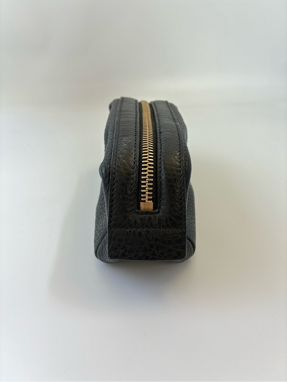 Gucci Soho Black Leather Mini Pouch Cosmetic Bag Tassel Logo Compact - Picture 6 of 10